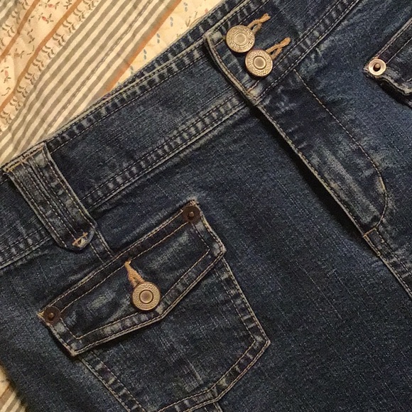 Cute jean skirt - Picture 3 of 3